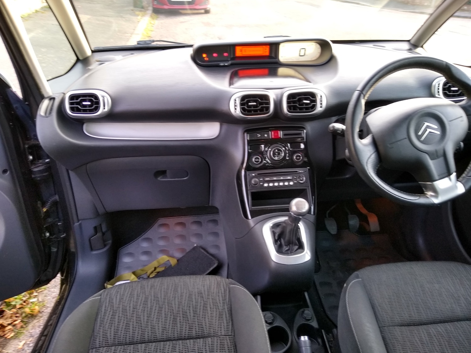 Used Citroen C3 Picasso 2011 for sale - 76449561: Photo 6