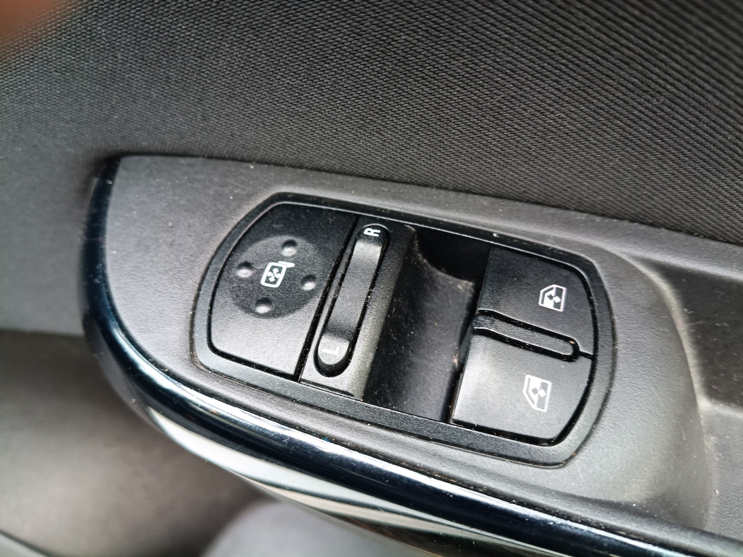 Used Vauxhall Corsa 2016 for sale - 77379129: Photo 24