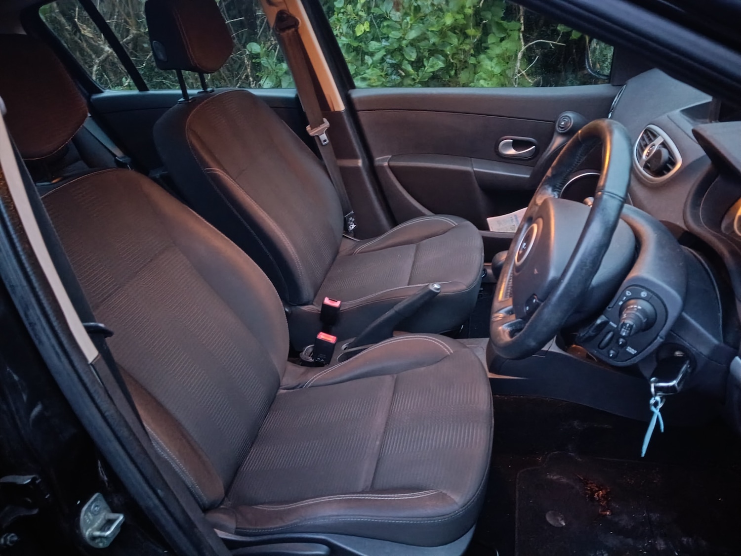 Used Renault Clio 2010 for sale - 77166033: Photo 31