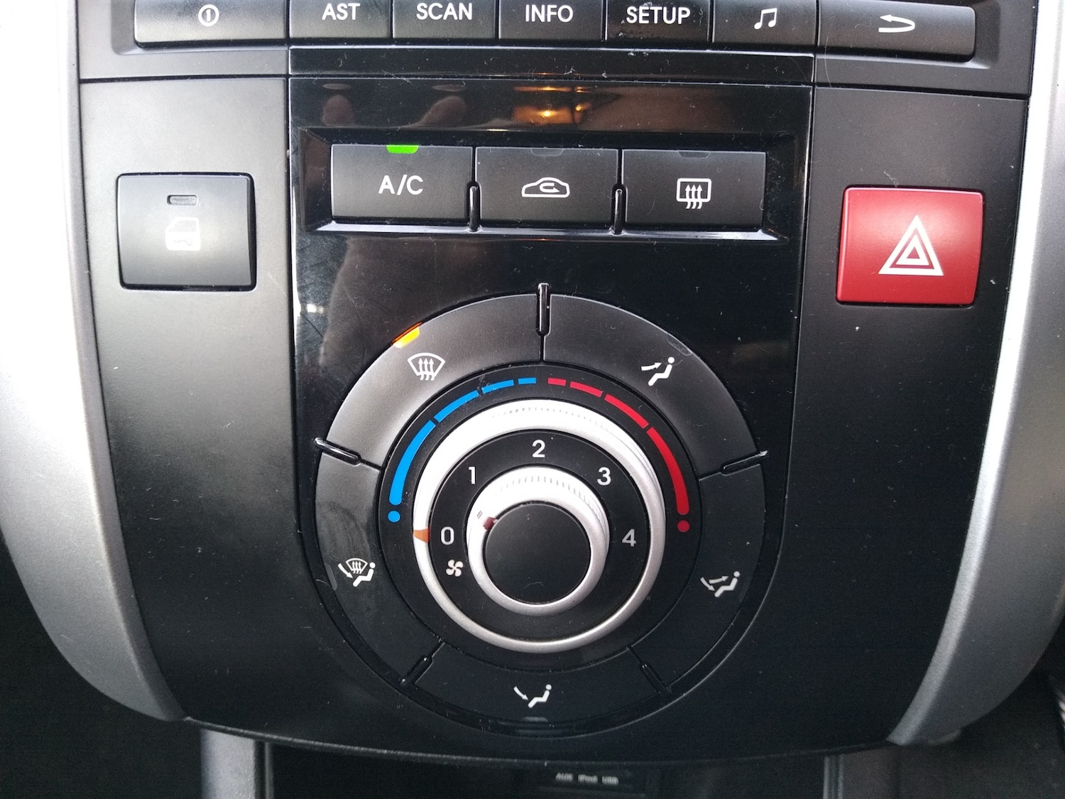 Used Kia Venga 2010 for sale - 77763751: Photo 28