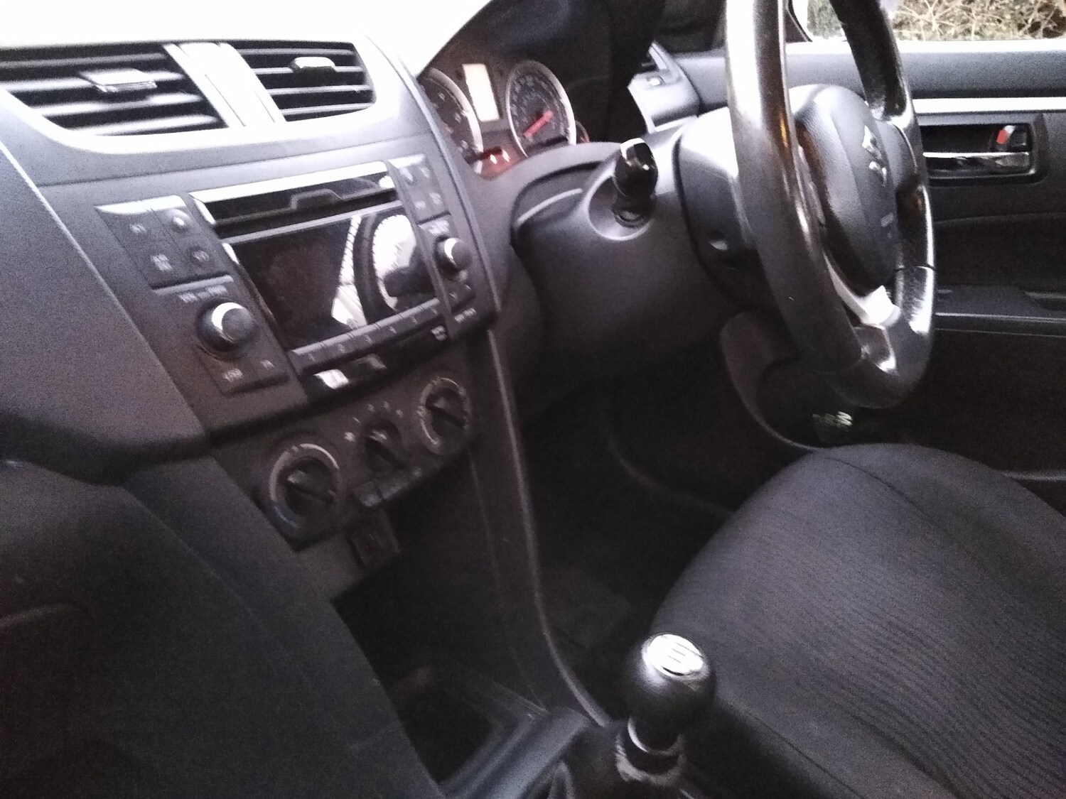 Used Suzuki Swift 2012 for sale - 76817951: Photo 13