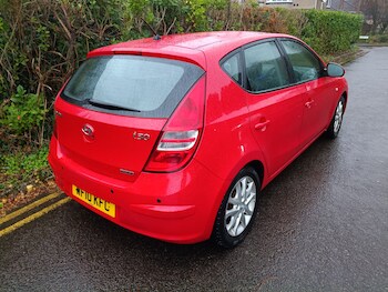 Used Hyundai i30 2010 for sale - 76471342: Photo