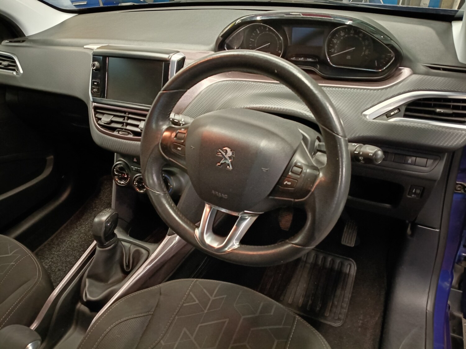 Used Peugeot 2008 2015 for sale - 76471344: Photo 14