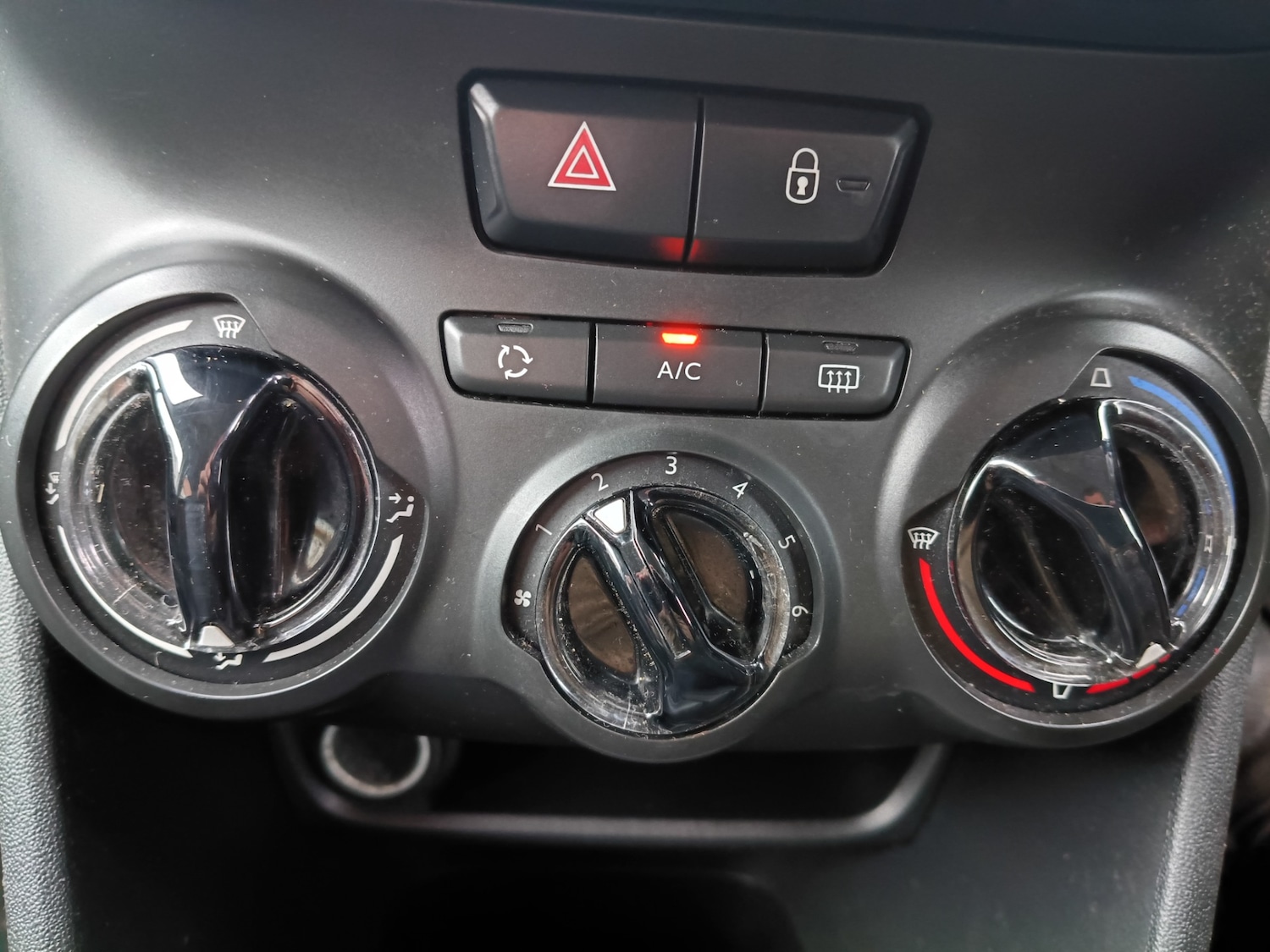 Used Peugeot 208 2015 for sale - 77545357: Photo 18