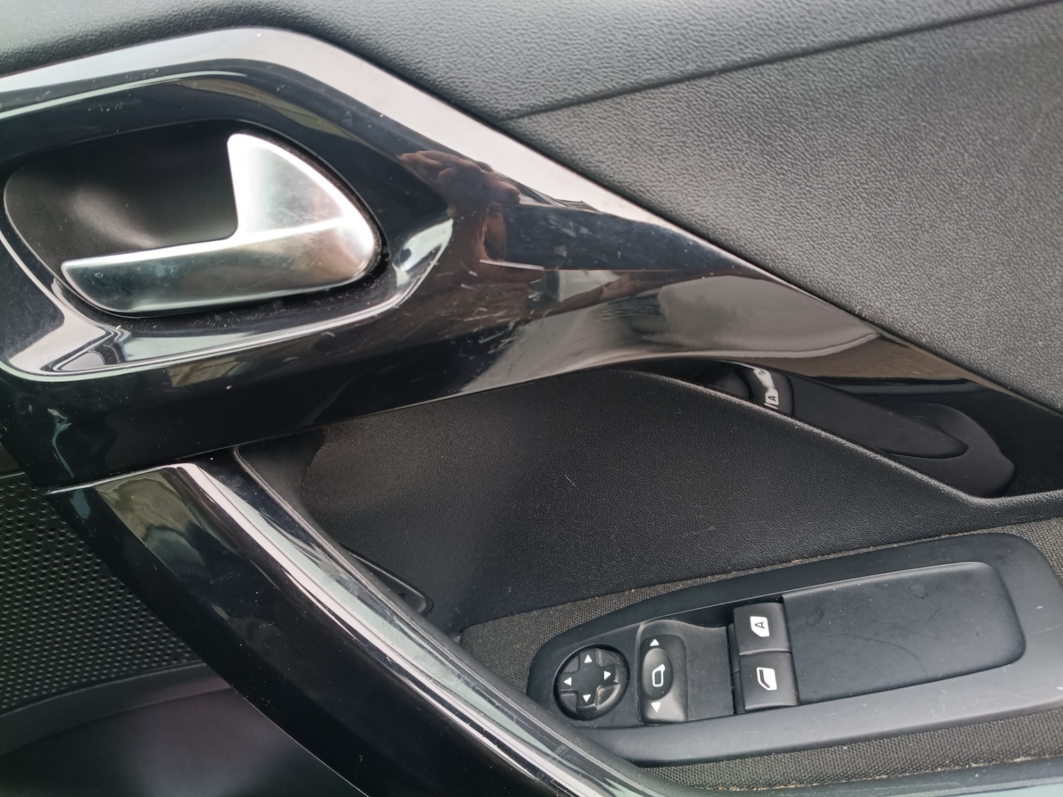 Used Peugeot 208 2015 for sale - 77545357: Photo 25