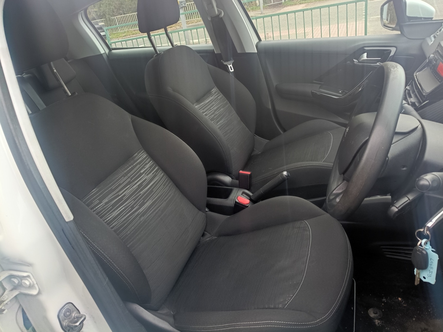 Used Peugeot 208 2015 for sale - 77545357: Photo 28