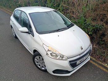 Used Peugeot 208 2015 for sale - 77545357: Photo