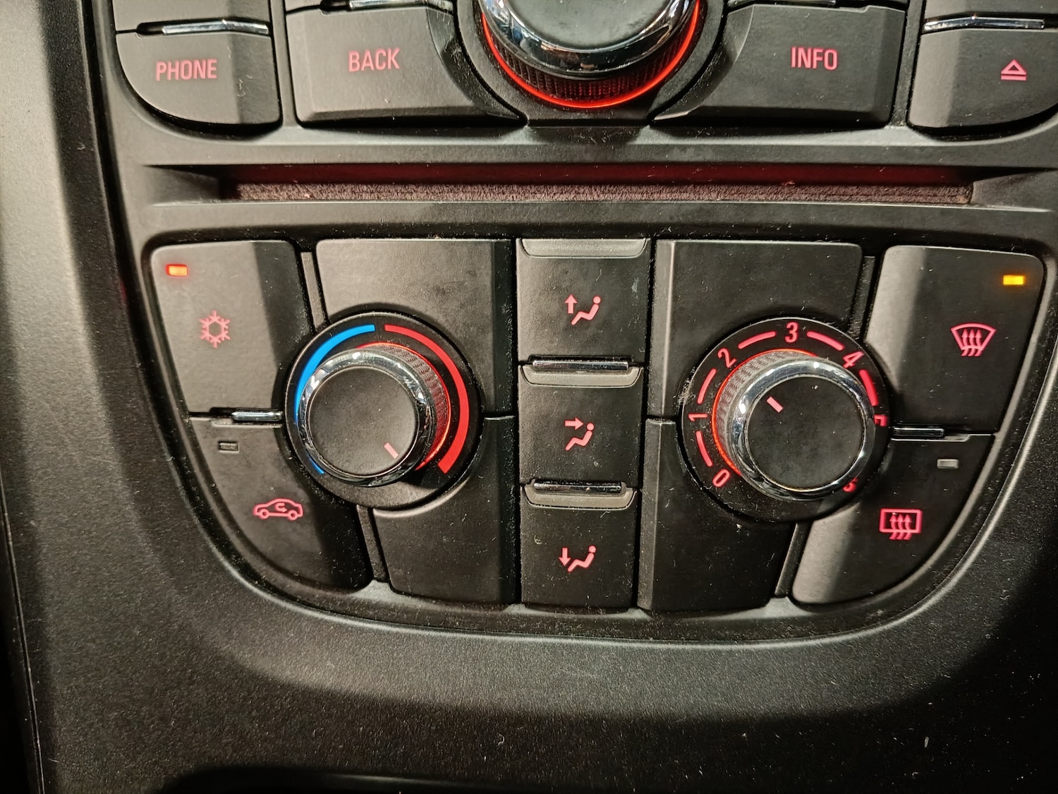 Used Vauxhall Astra 2012 for sale - 77392715: Photo 22