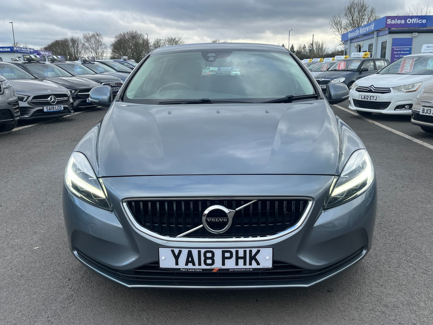Used Volvo V40 2018 for sale - 77818661: Photo 3
