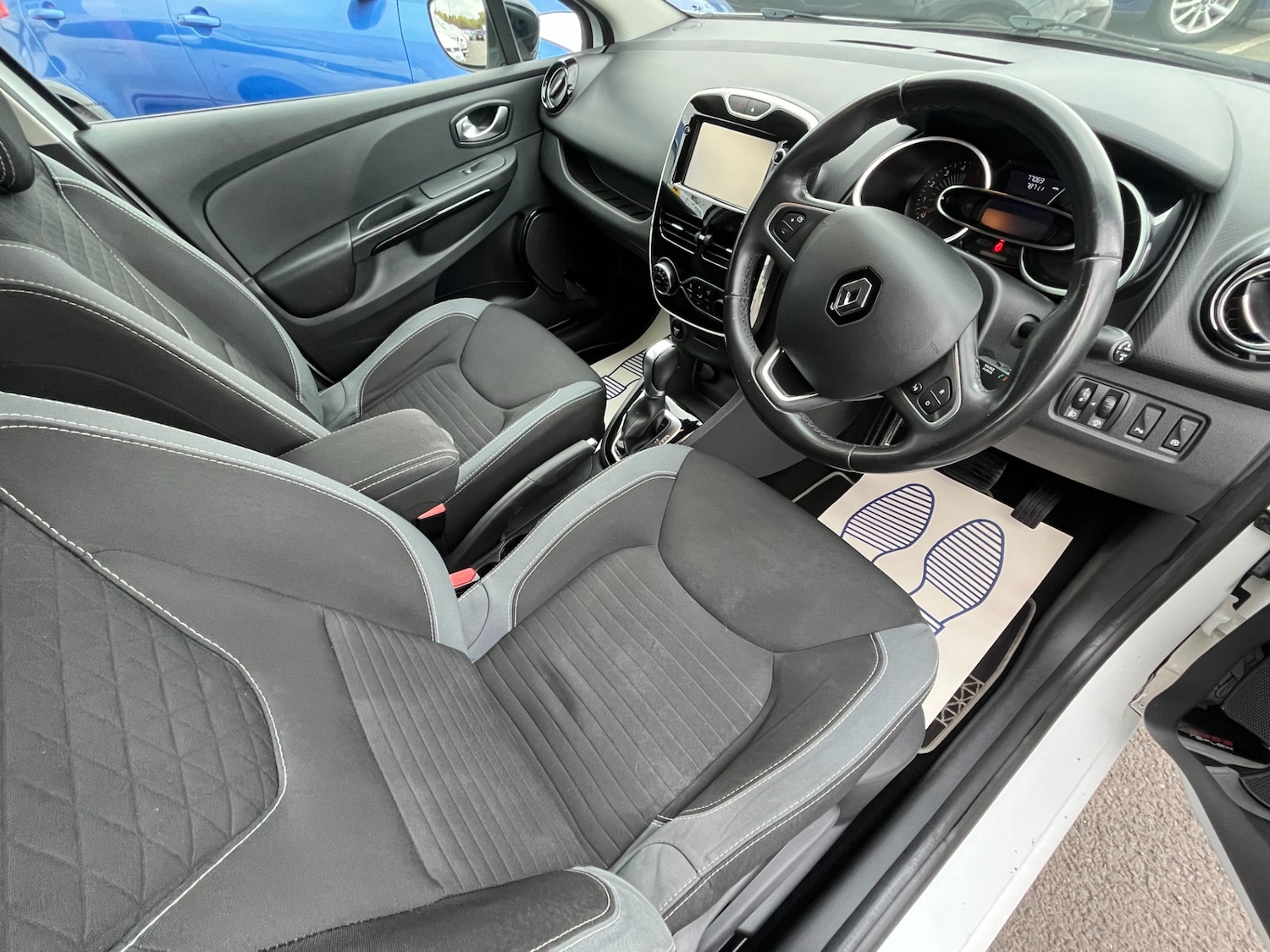 Used Renault Clio 2016 for sale - 76276897: Photo 11