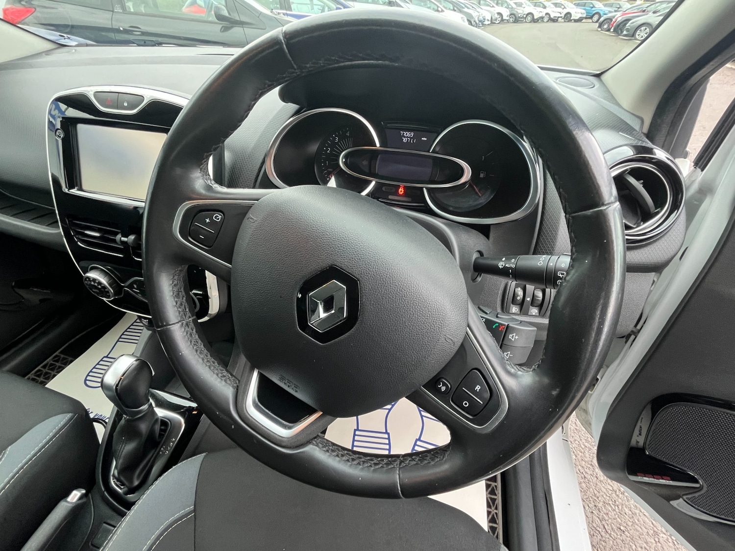 Used Renault Clio 2016 for sale - 76276897: Photo 14