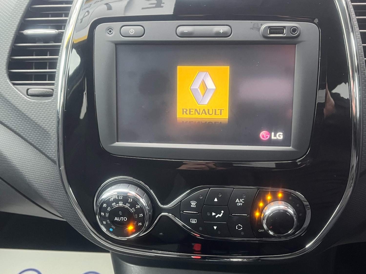 Used Renault Captur 2015 for sale - 77475298: Photo 14