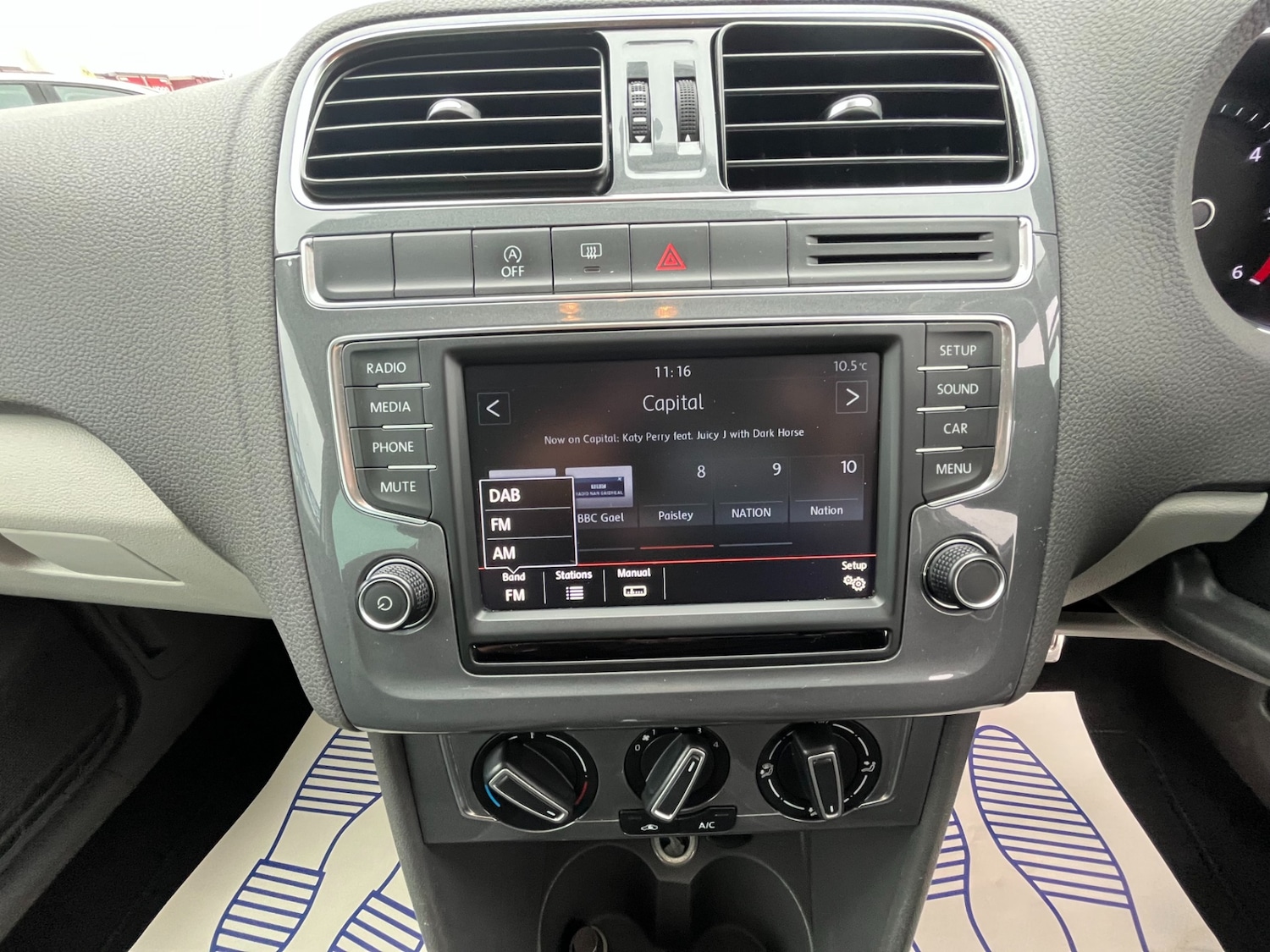 Used Volkswagen Polo 2015 for sale - 76263132: Photo 17