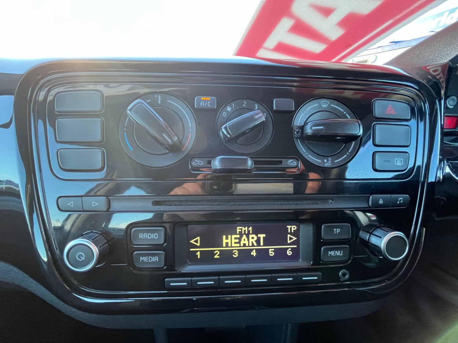 Used Volkswagen up! 2014 for sale - 77207993: Photo 15