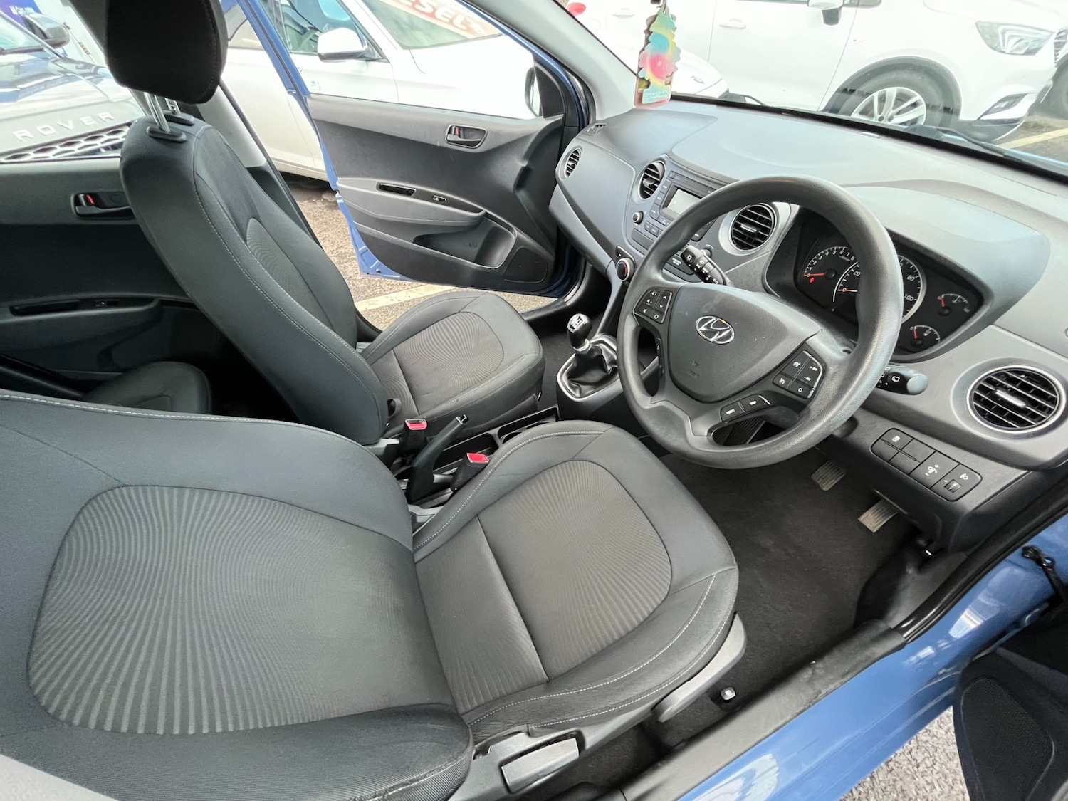 Used Hyundai i10 2017 for sale - 77196779: Photo 13