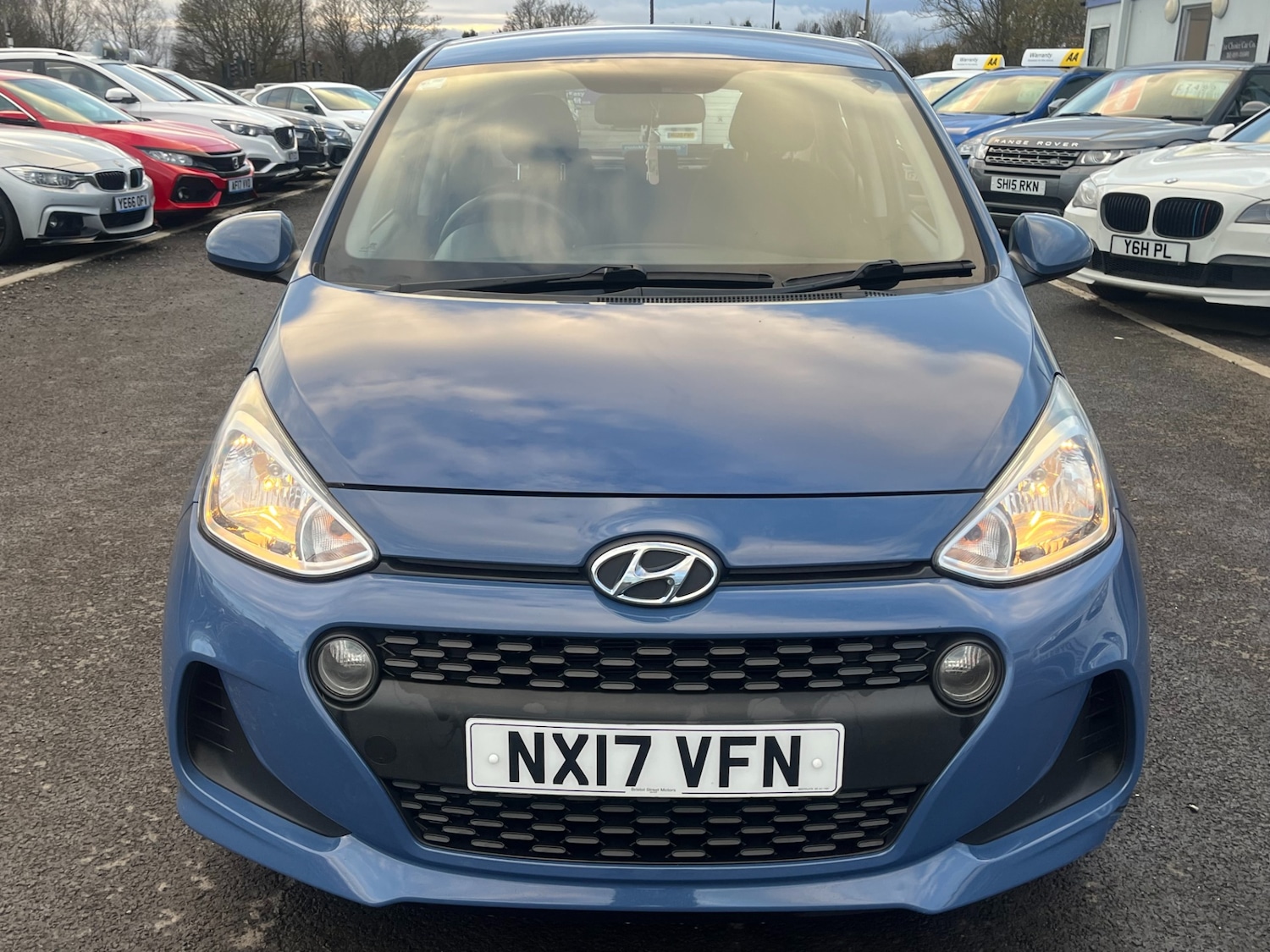 Used Hyundai i10 2017 for sale - 77196779: Photo 2