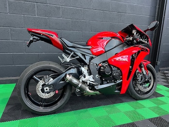 Used Honda CBR1000RR Fireblade undefined for sale - bike-78435161: Photo