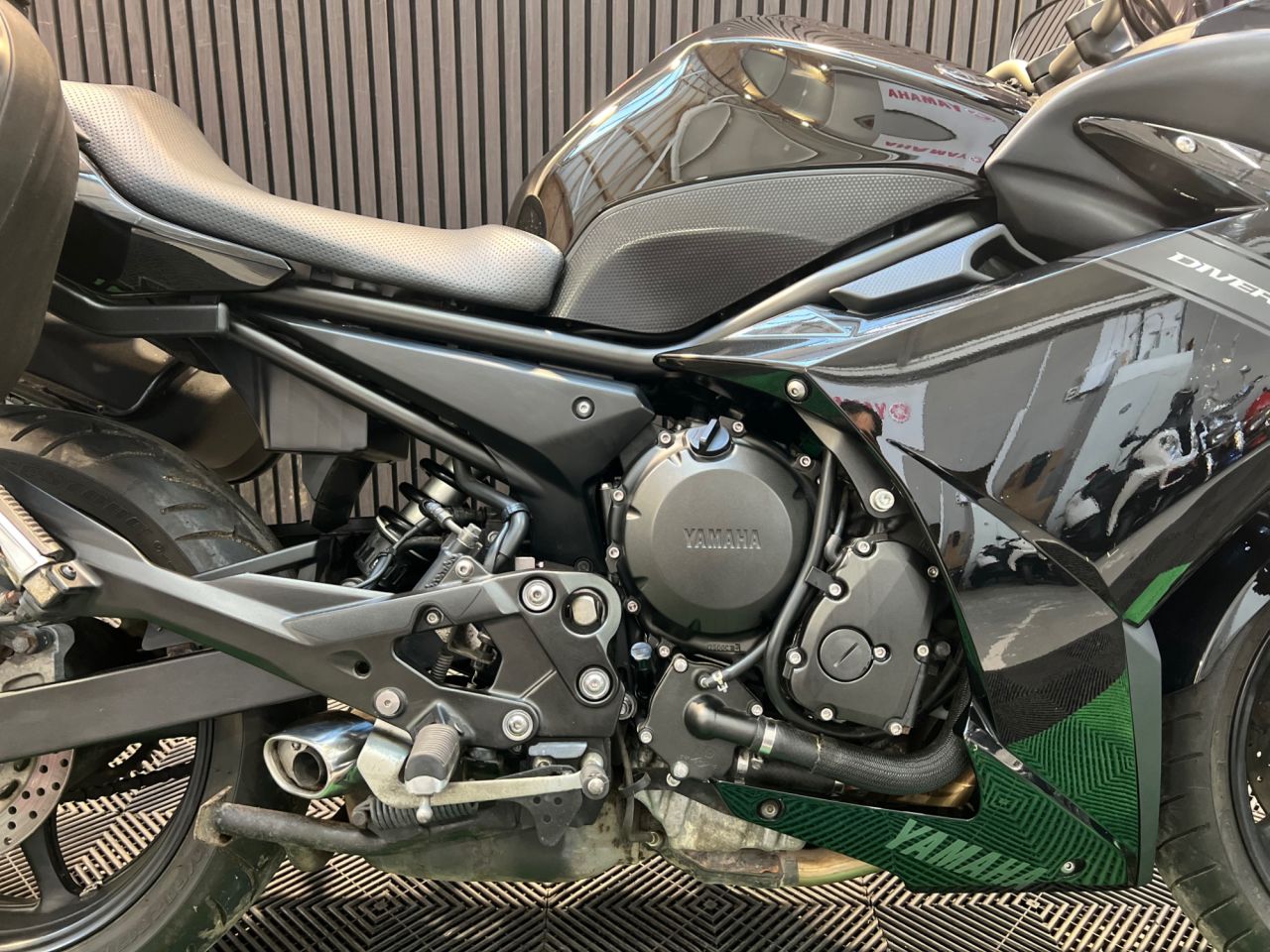 Used Yamaha XJ6 for sale - 78435610: Photo 13
