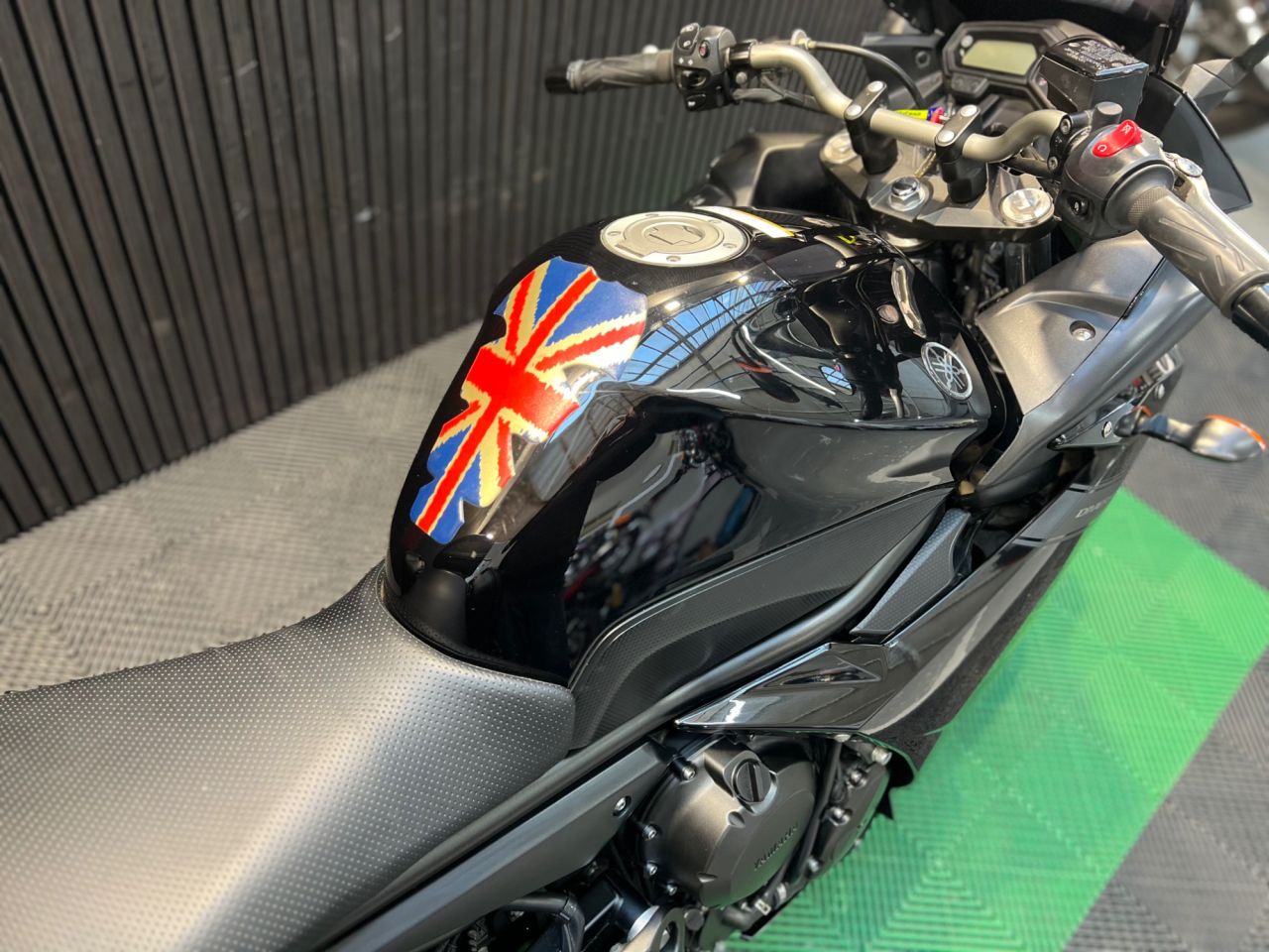 Used Yamaha XJ6 for sale - 78435610: Photo 16