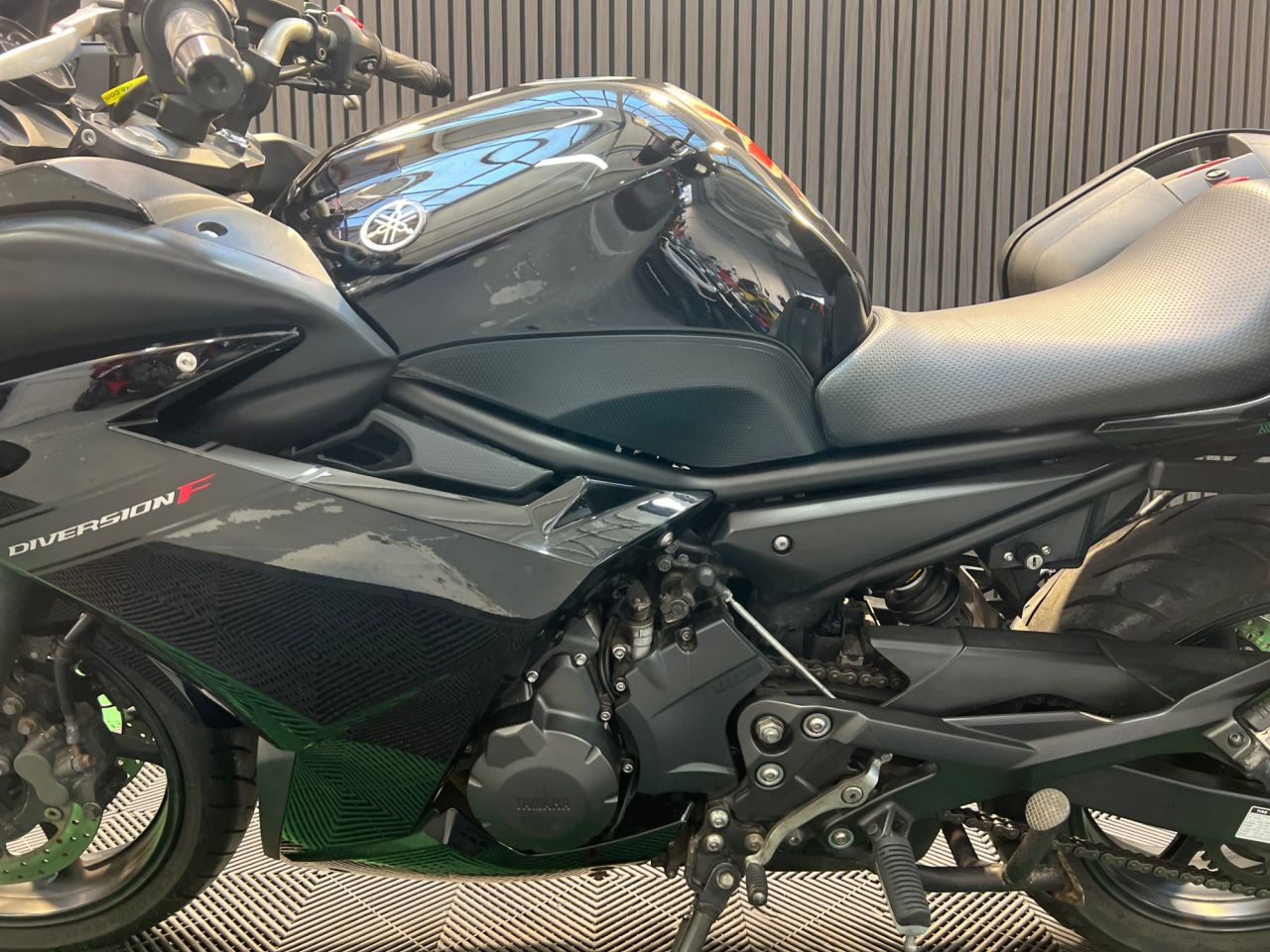 Used Yamaha XJ6 for sale - 78435610: Photo 19