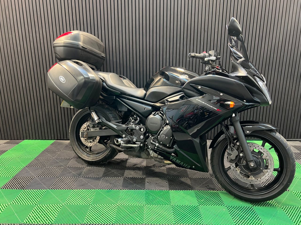 Used Yamaha XJ6 for sale - 78435610: Photo 6