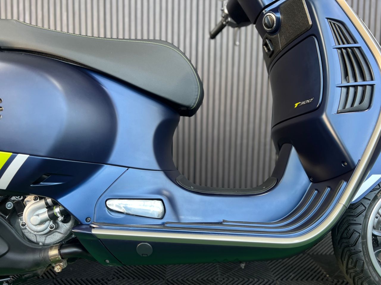Used Piaggio Vespa GTS for sale - 78435303: Photo 13