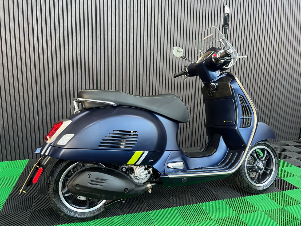 Used Piaggio Vespa GTS for sale - 78435303: Photo 4