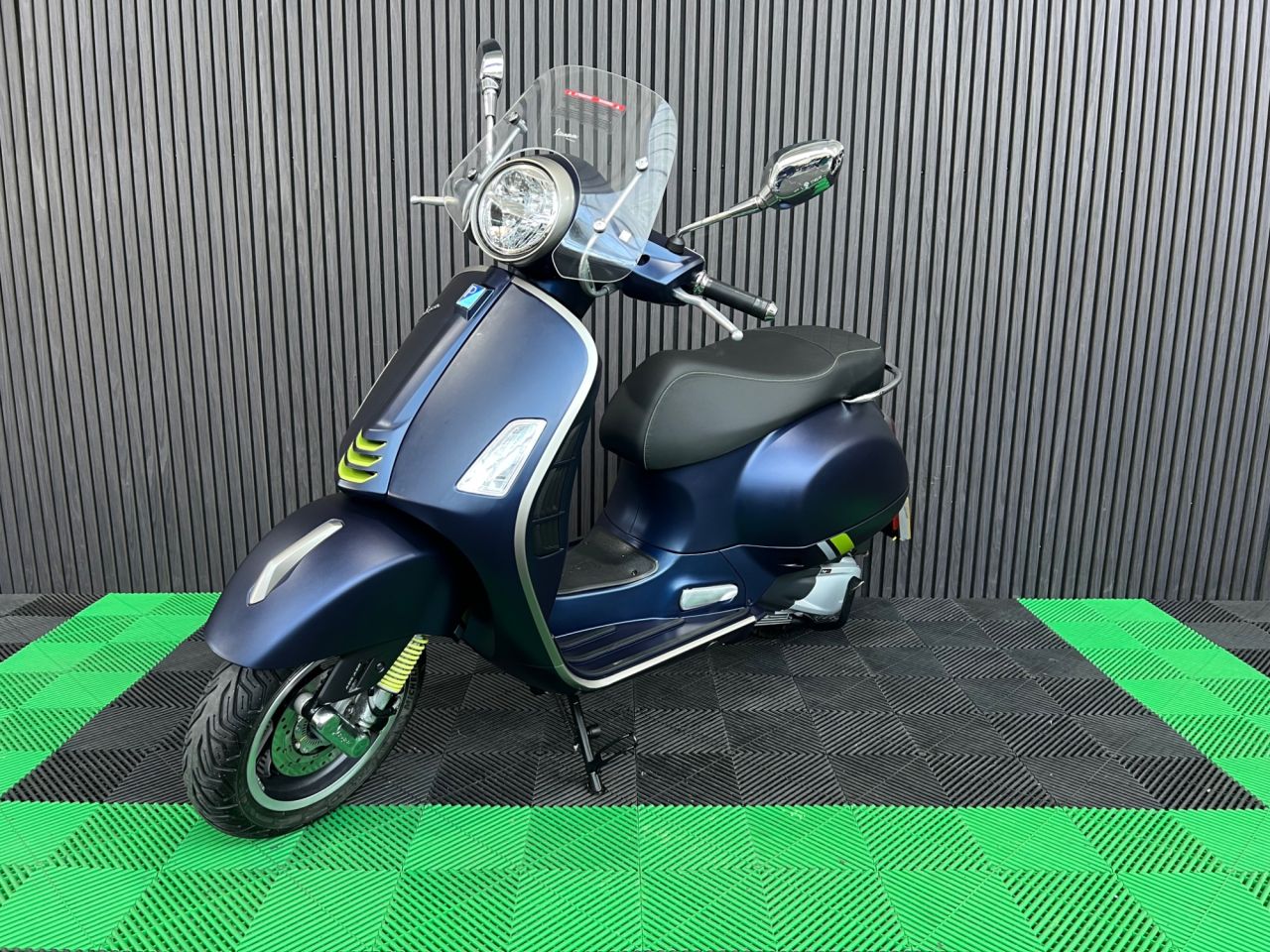 Used Piaggio Vespa GTS for sale - 78435303: Photo 9
