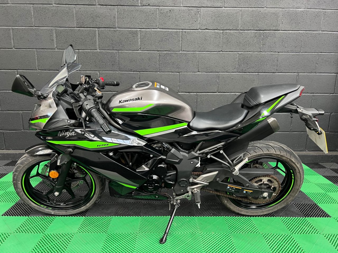 Used Kawasaki Ninja 125 for sale - 78435568: Photo 7