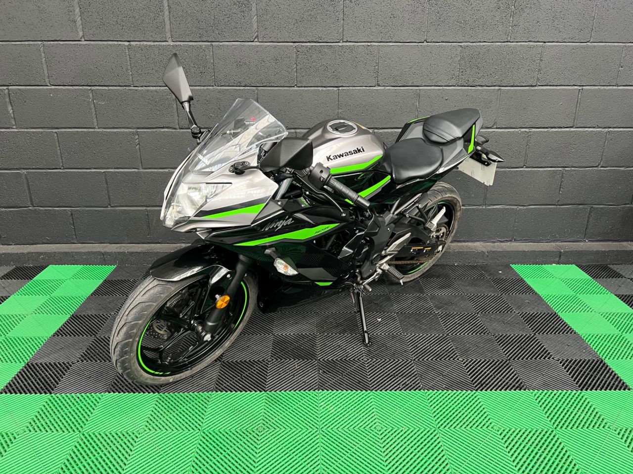 Used Kawasaki Ninja 125 for sale - 78435568: Photo 9
