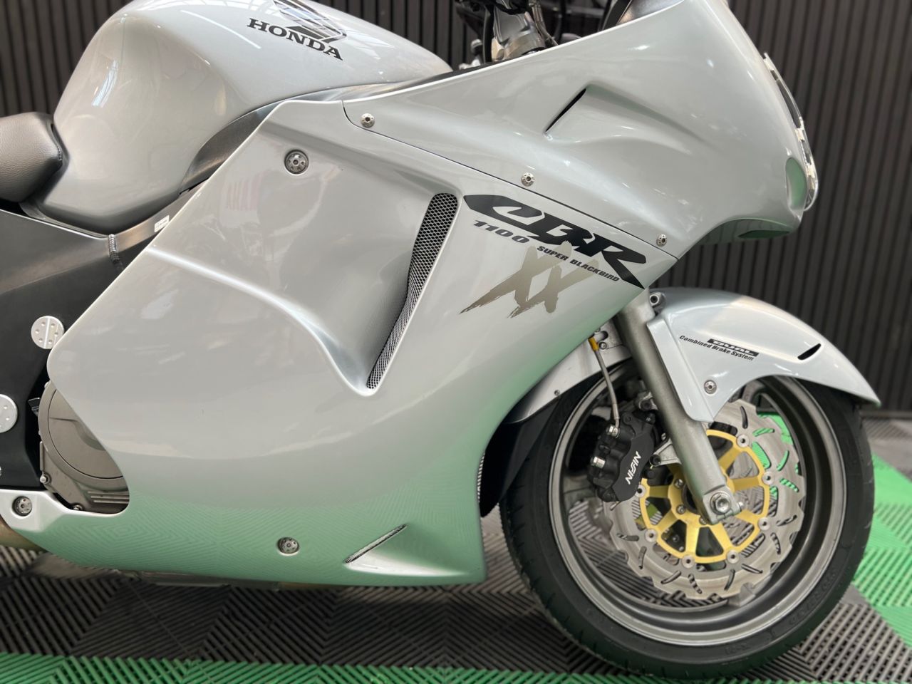Used Honda CBR1100XX Super Blackbird for sale - 78552432: Photo 14