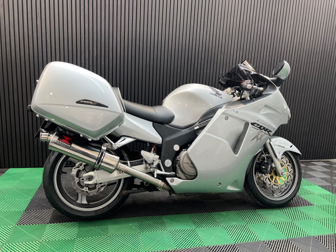 Used Honda CBR1100XX Super Blackbird for sale - 78552432: Photo 4