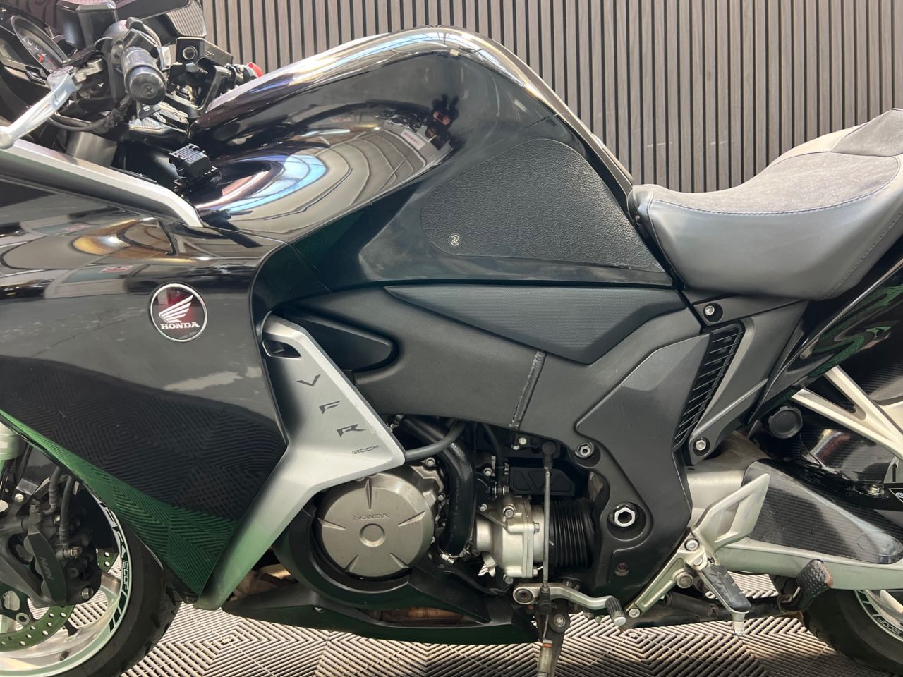 Used Honda VFR1200F for sale - 78552448: Photo 19