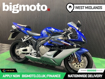 Used Honda CBR1000RR Fireblade undefined for sale - bike-78435351: Photo