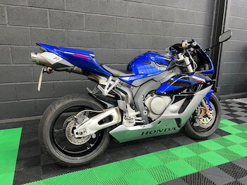 Used Honda CBR1000RR Fireblade undefined for sale - bike-78435524: Photo
