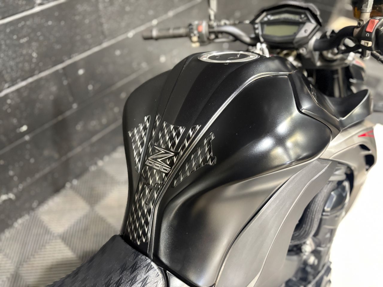 Used Kawasaki ZZR1100 for sale - 78434840: Photo 17