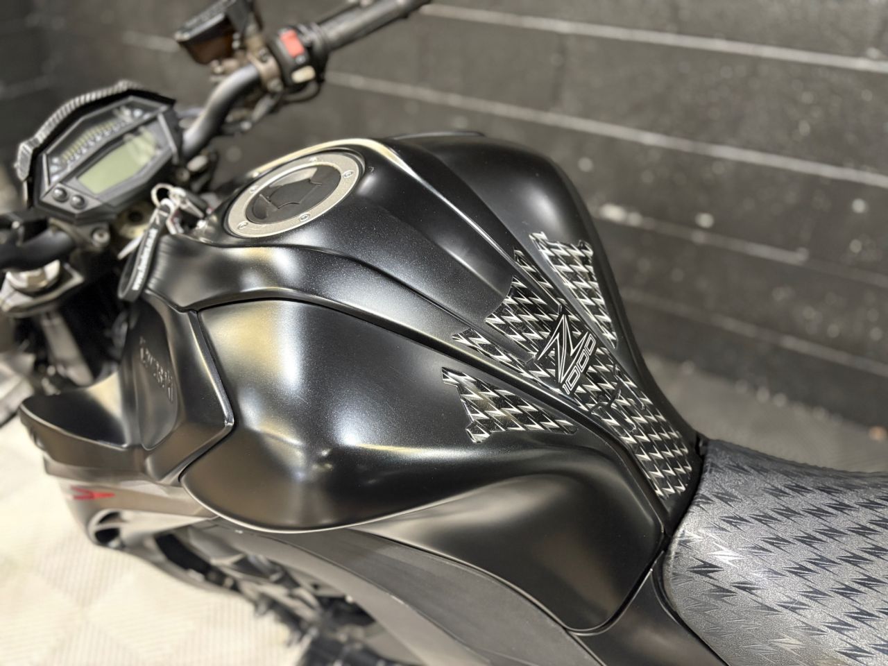Used Kawasaki ZZR1100 for sale - 78434840: Photo 24