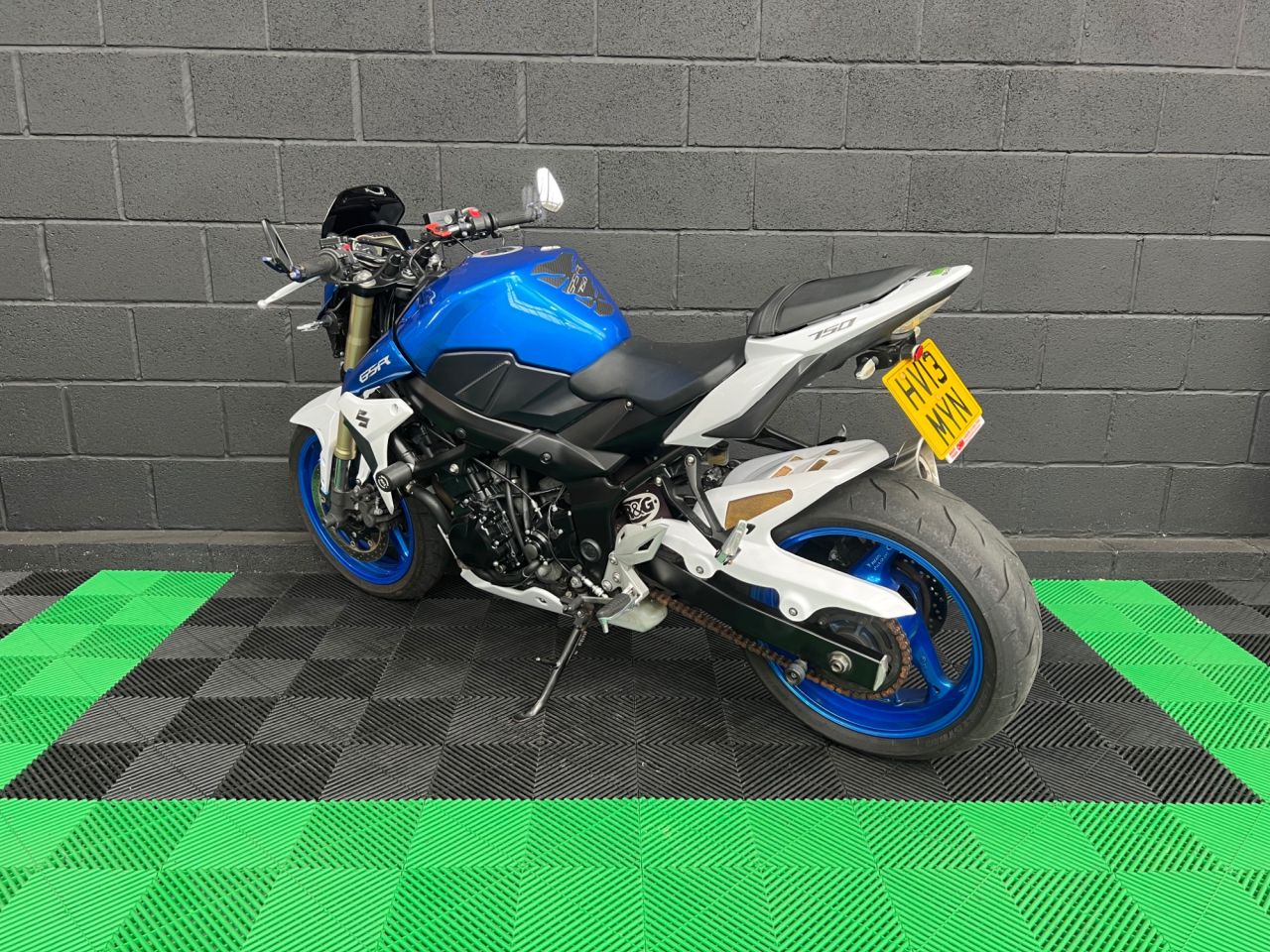 Used Suzuki GSR750 for sale - 78434712: Photo 10