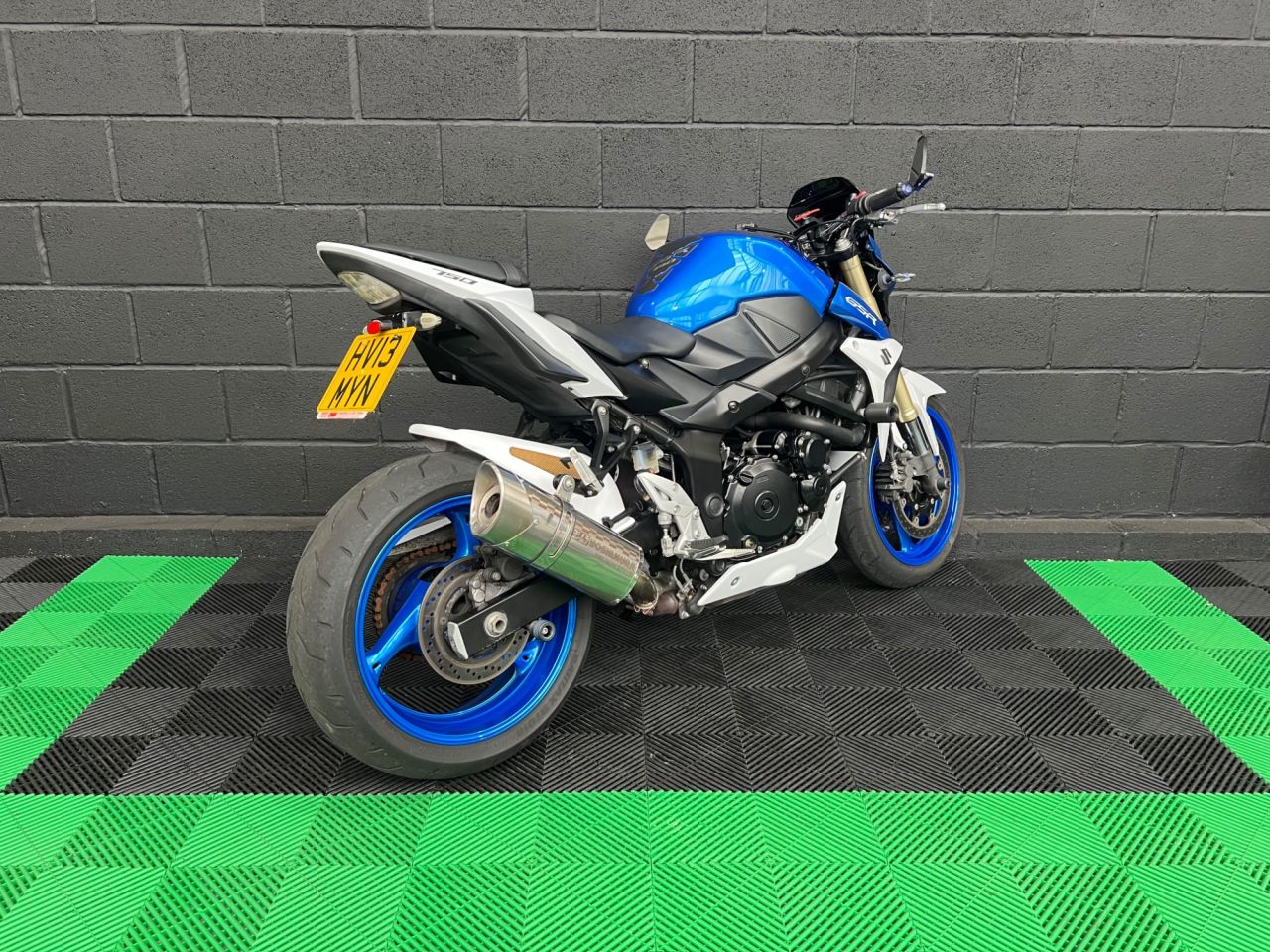 Used Suzuki GSR750 for sale - 78434712: Photo 11
