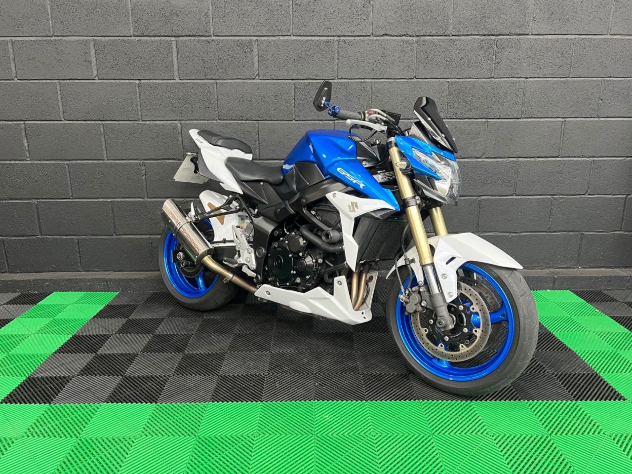 Used Suzuki GSR750 for sale - 78434712: Photo 6