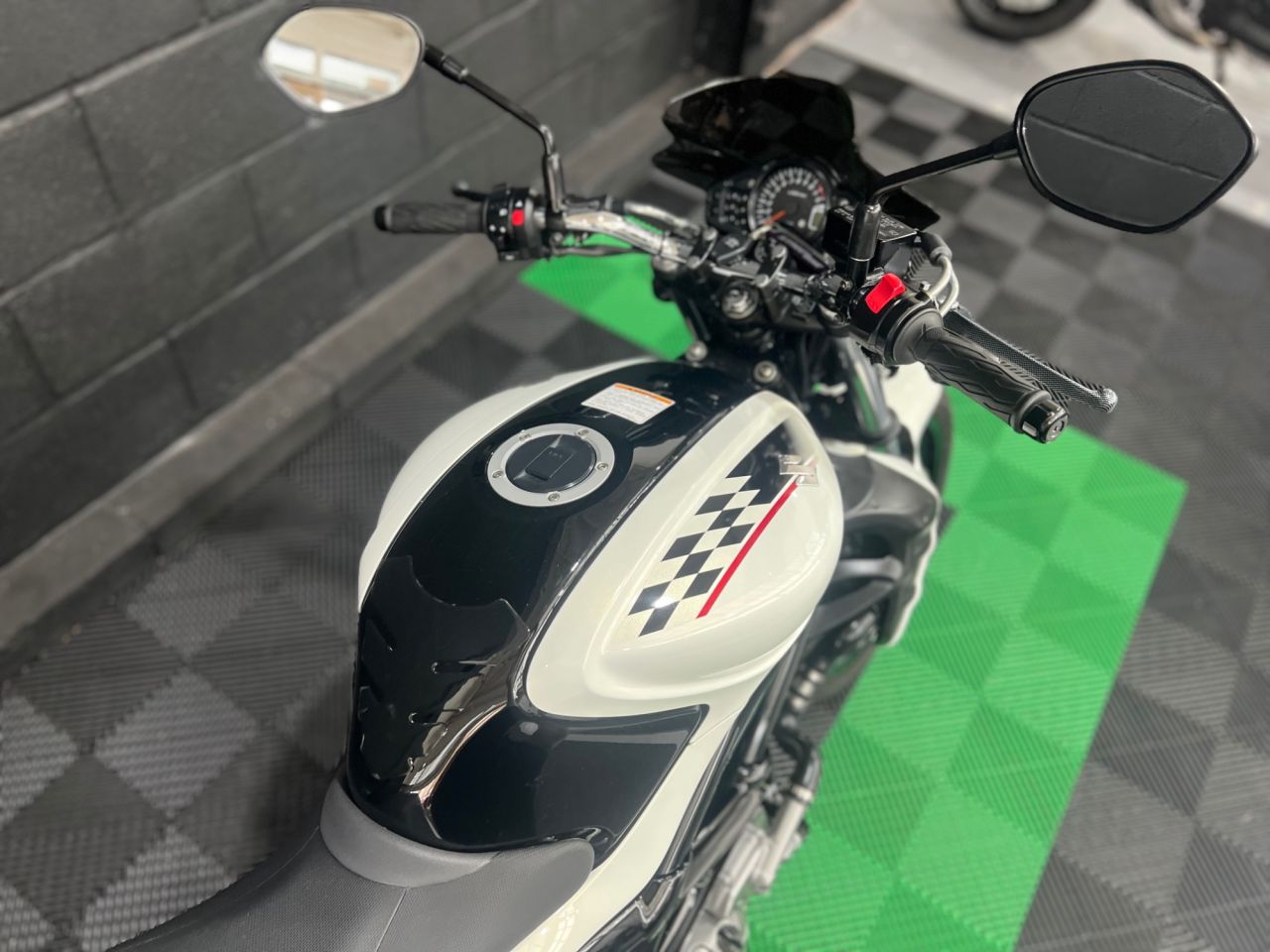 Used Suzuki Gladius 650 for sale - 78434802: Photo 16
