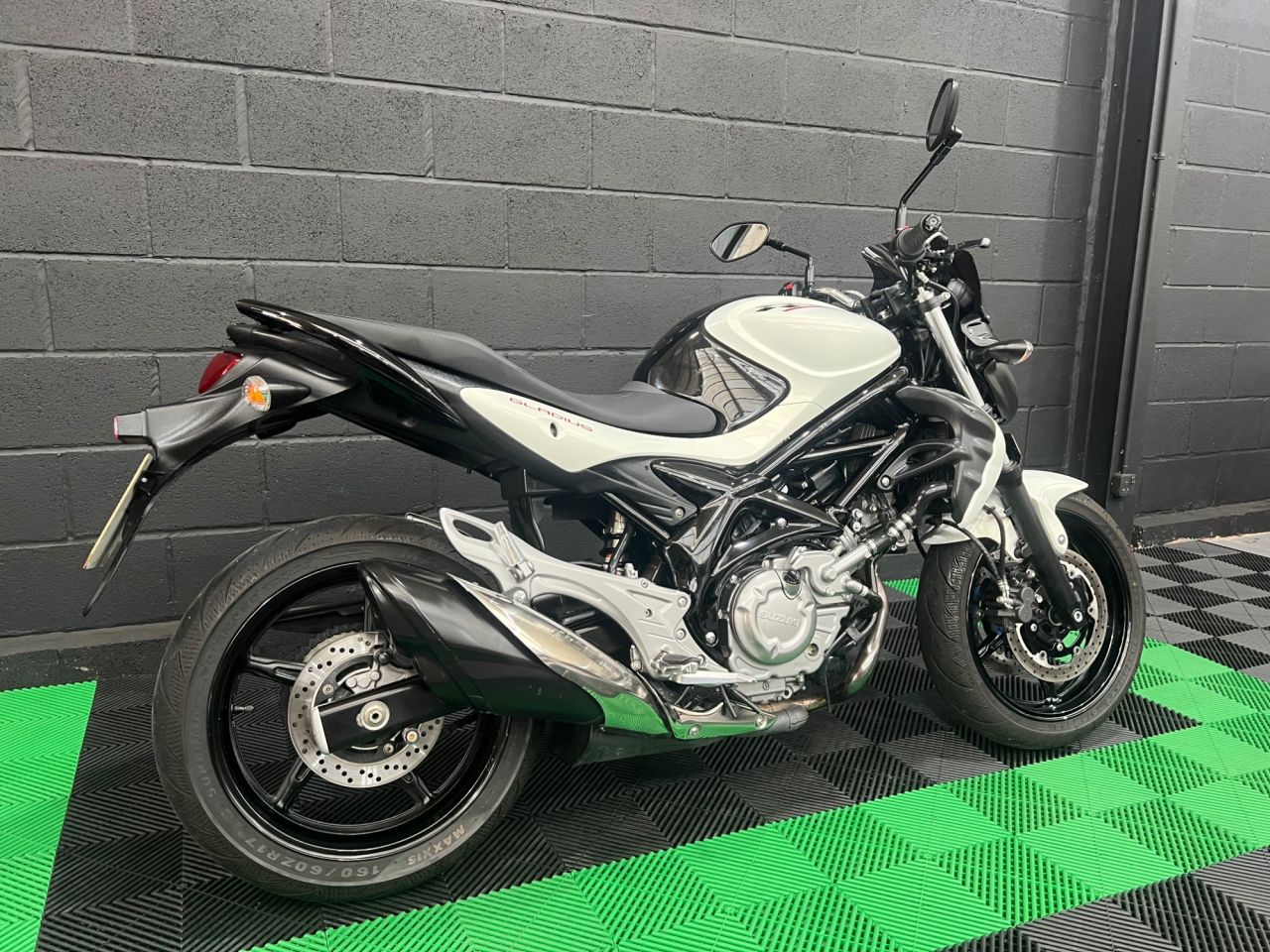 Used Suzuki Gladius 650 for sale - 78434802: Photo 4