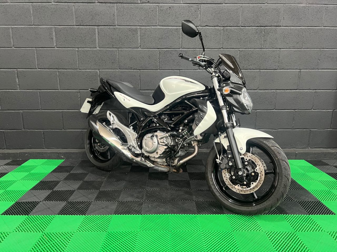 Used Suzuki Gladius 650 for sale - 78434802: Photo 6