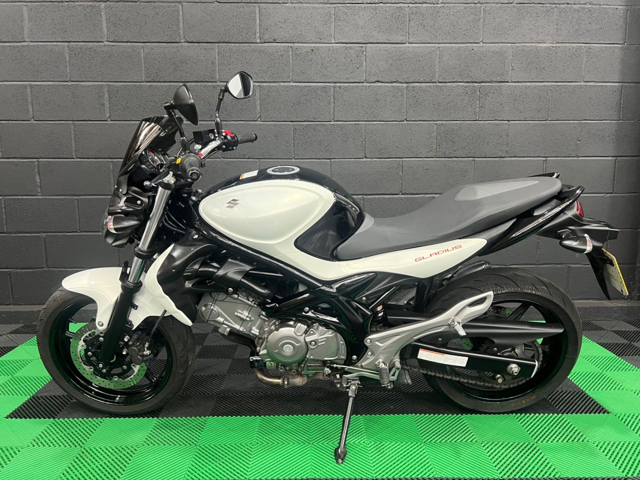 Used Suzuki Gladius 650 for sale - 78434802: Photo 7