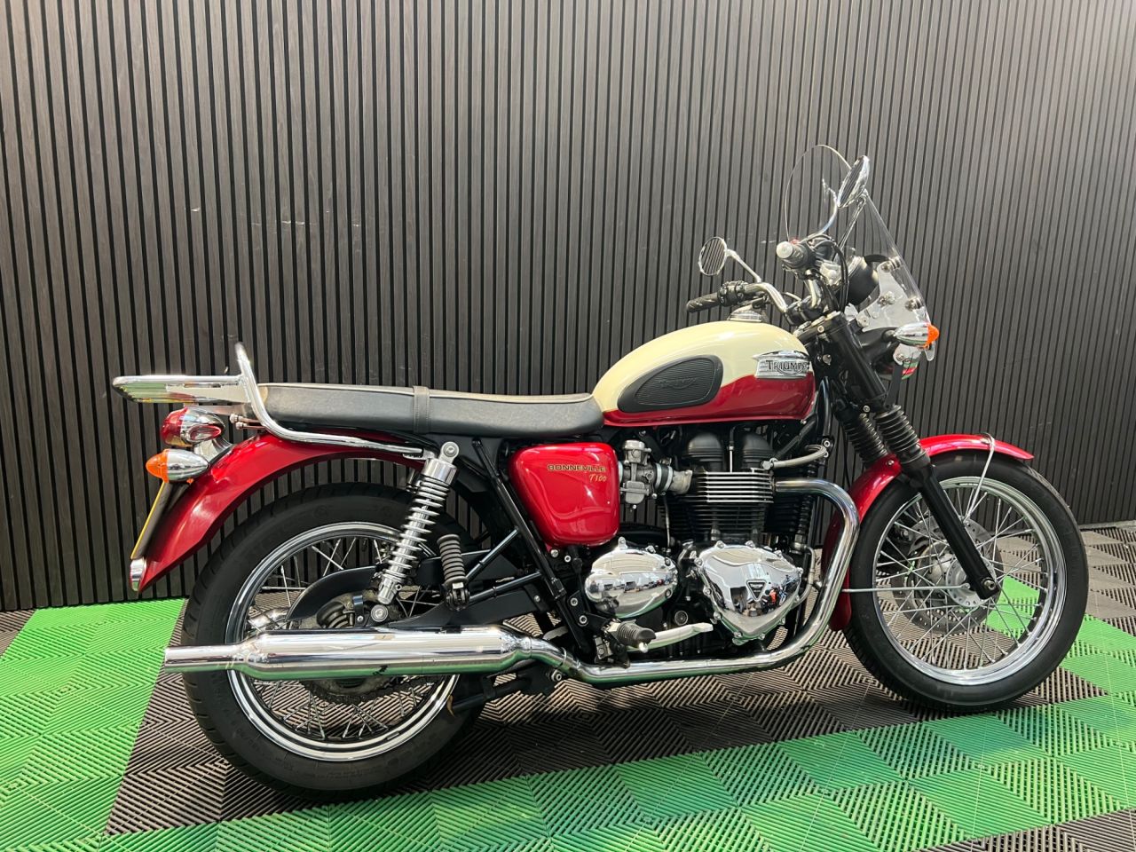 Used Triumph Bonneville T100 for sale - 78434742: Photo 4