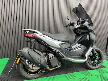 Used Aprilia SR GT undefined for sale - bike-78435366: Photo