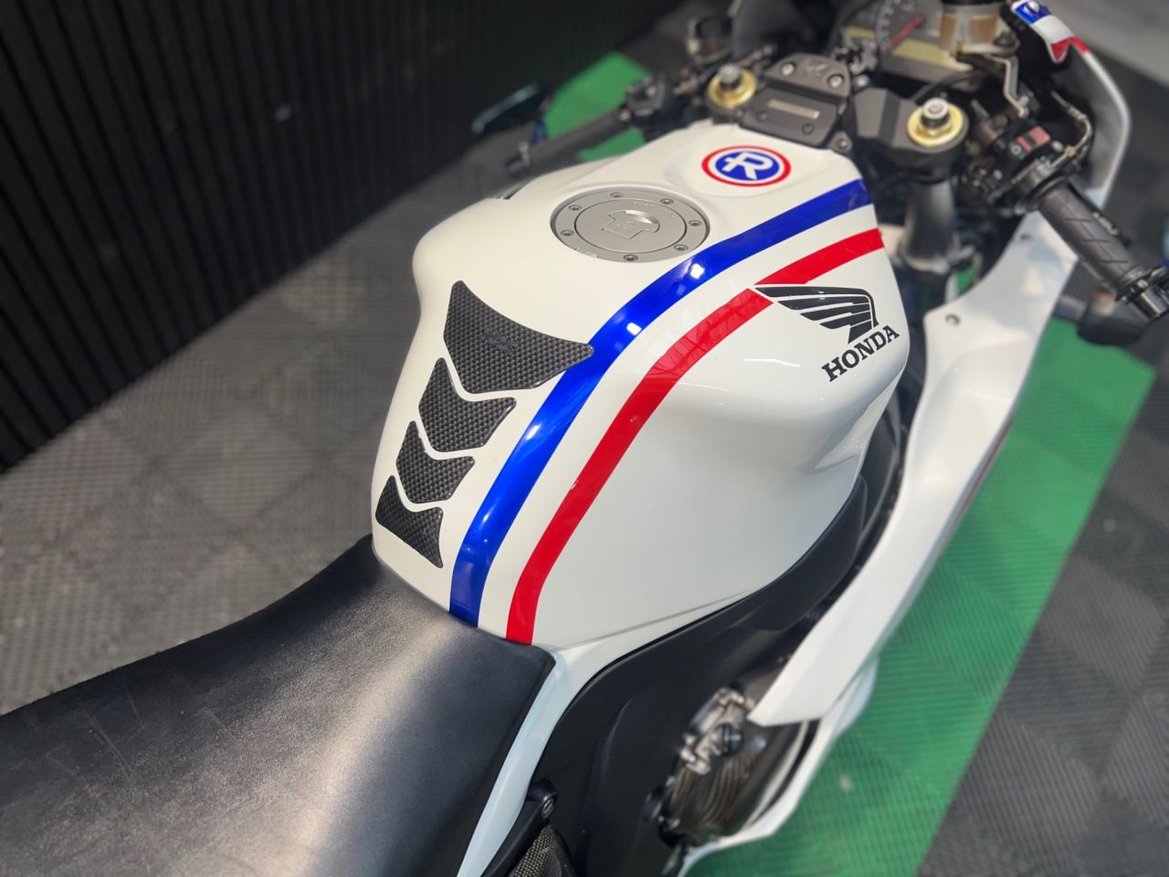 Used Honda CBR1000RR Fireblade for sale - 78434666: Photo 16