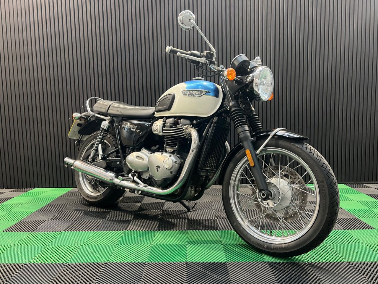 Used Triumph Bonneville T100 for sale - 78435202: Photo 6
