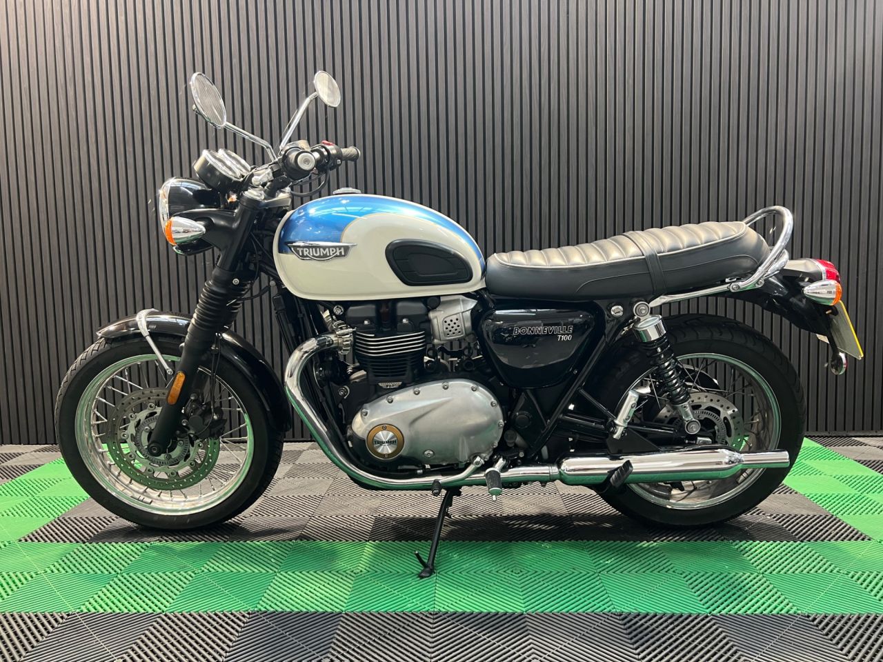 Used Triumph Bonneville T100 for sale - 78435202: Photo 9