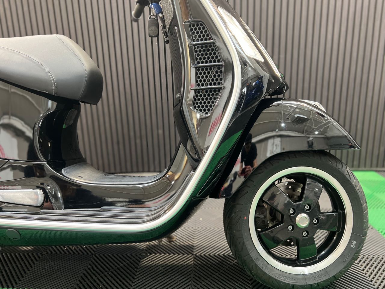 Used Piaggio Vespa GTS for sale - 78435596: Photo 14
